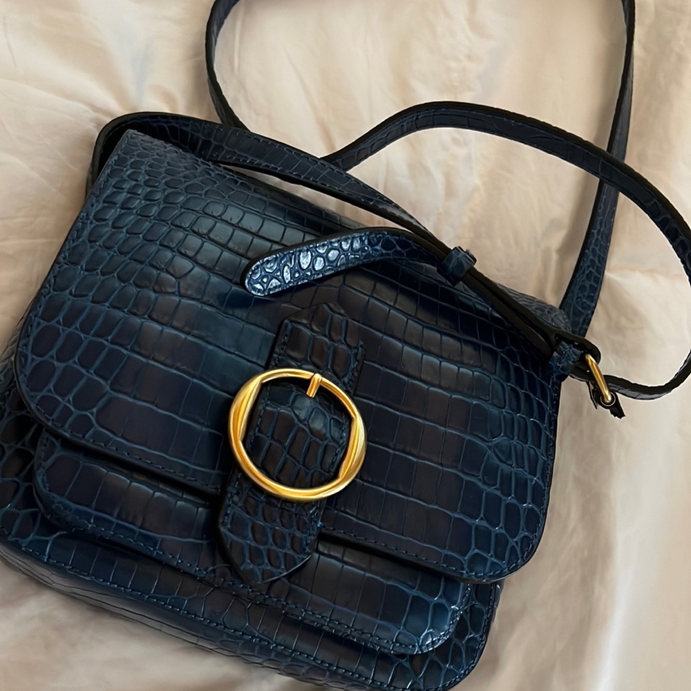 NWOT Banana Republic croco-embossed leather purse